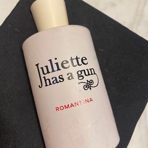 Juliette has a gun- Romantina